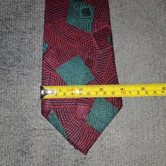 Red Tie with Green Squares - NEW - Picture 4 of 7